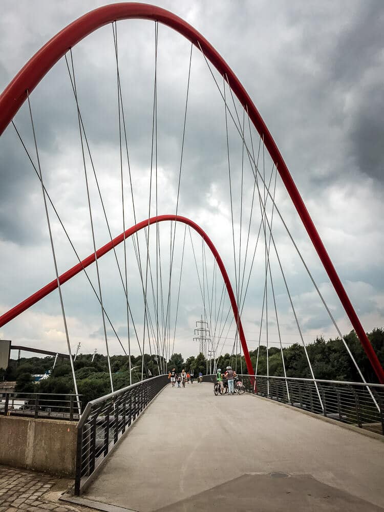 Brücke auf der Erzbahntrasse im Ruhrpott