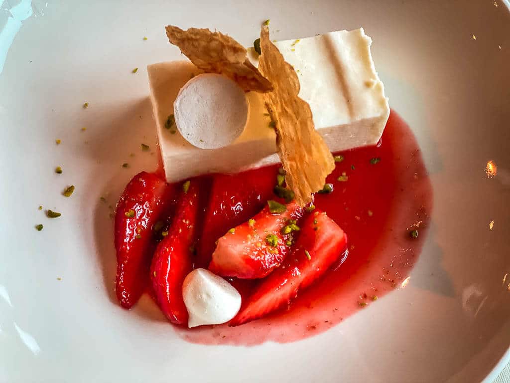 Erdbeeren -Dessert beim Dinner im Hotel Alpenhof in Zermatt