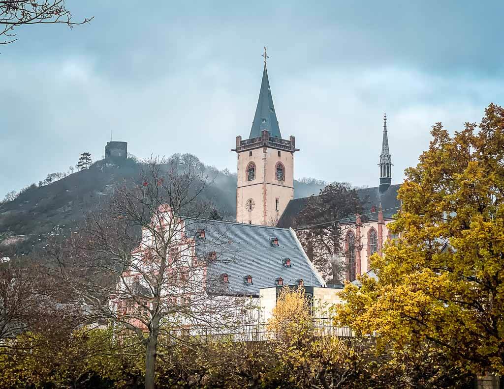 Lorch am Rhein Pfarrkirche und Burgruine Nollih