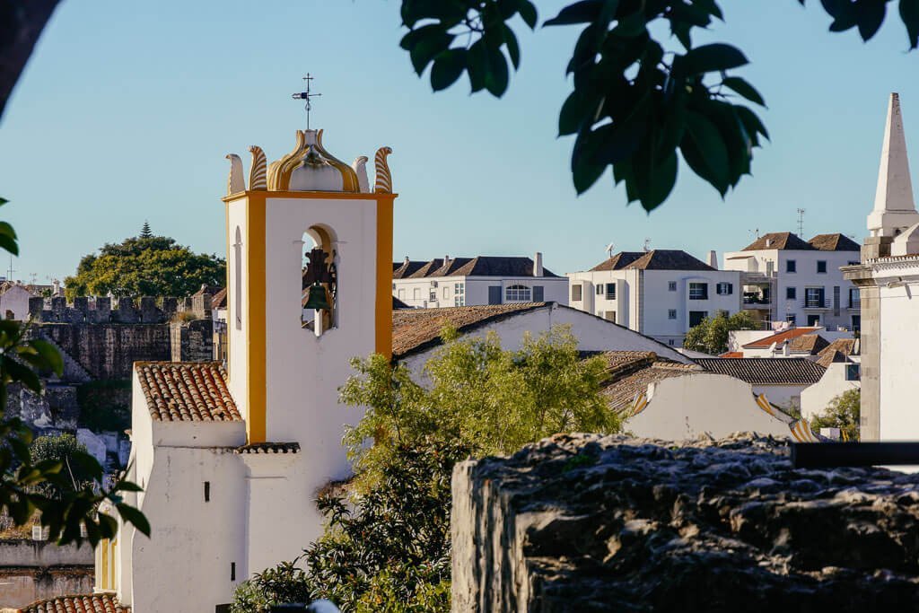 Ausblick von den Burgmauern des Castelo de Tavira