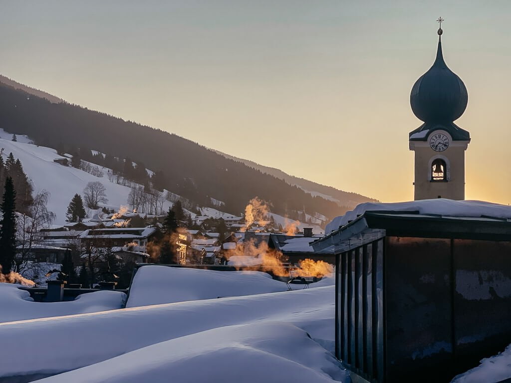Sonnenaufgang im Winter in Saalbach Hinterglemm