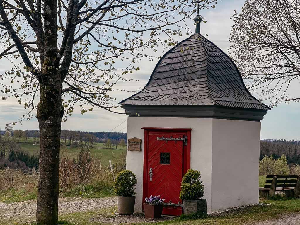 Rochuskapelle beim Wandern auf dem Hexenweg in Friesenhagen