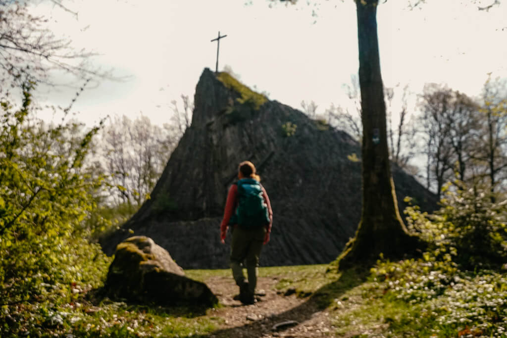 Druidenstein beim Wandern auf dem Natursteig Sieg in der Region Westerwald-Sieg