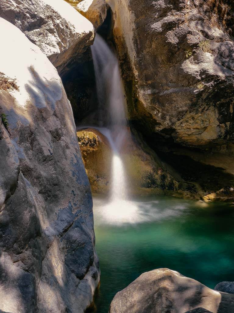 Wasserfall in der Samaria Schlucht auf Kreta