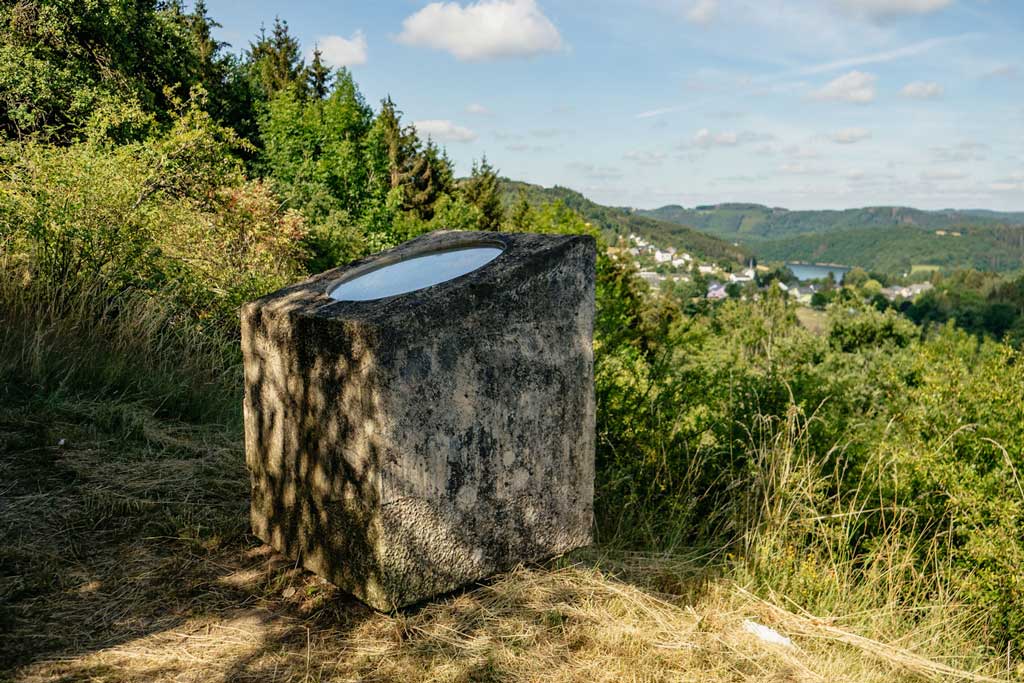 Packraft Trail Luxemburg Ausblick vom Skulpturenweg Lultzhausen