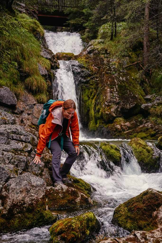 Couchflucht Sabrina Bechtold am Doser Wasserfall auf dem Lechweg