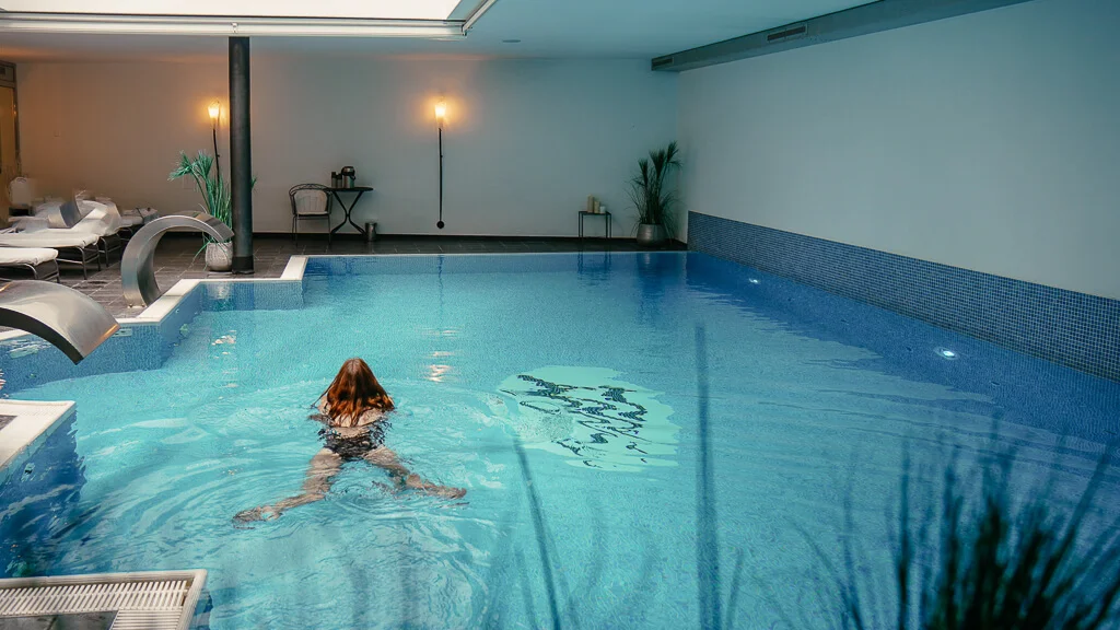 Schwimmbad/ Pool im Hotel Pirmin Zurbriggen in Saas-Almagell im Saastal