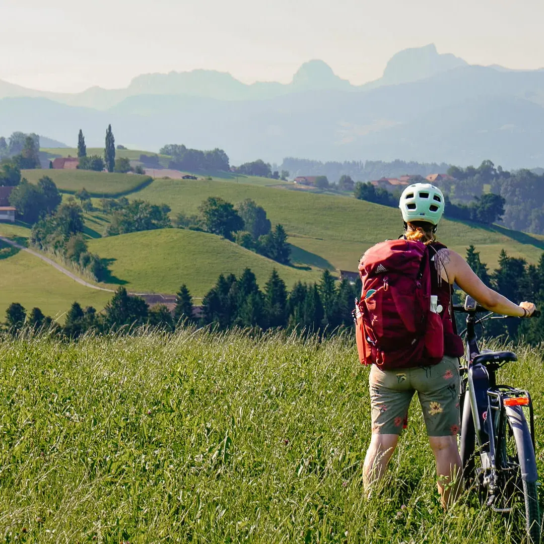 Couchflucht mit E-Bike in der Berglandschaft des Naturpark Gantrisch