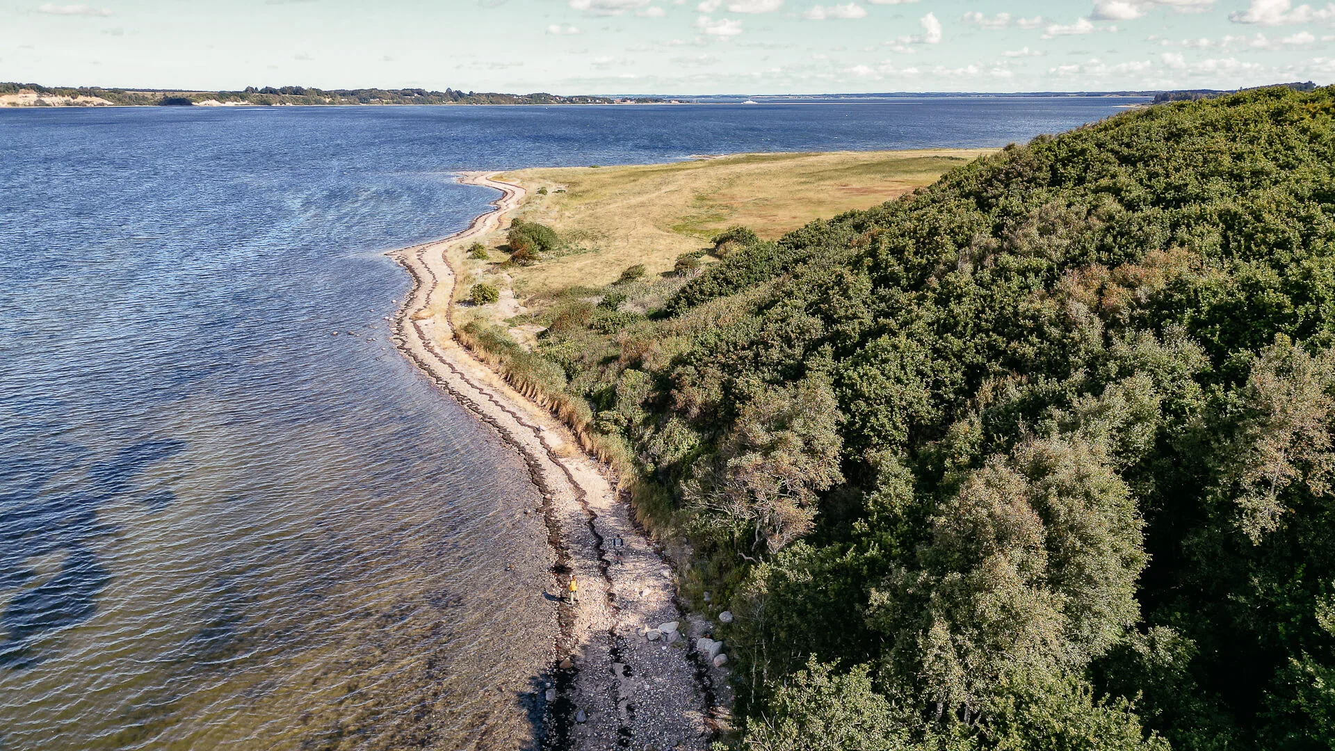 Wandern in Himmerland am Limfjord auf der Louns Halbinsel in Dänemark