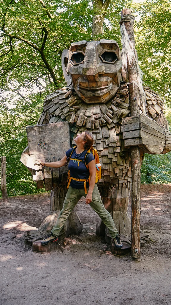 Troll von Thomas Rambo beim Wandern auf der Mariager Route in Himmerland