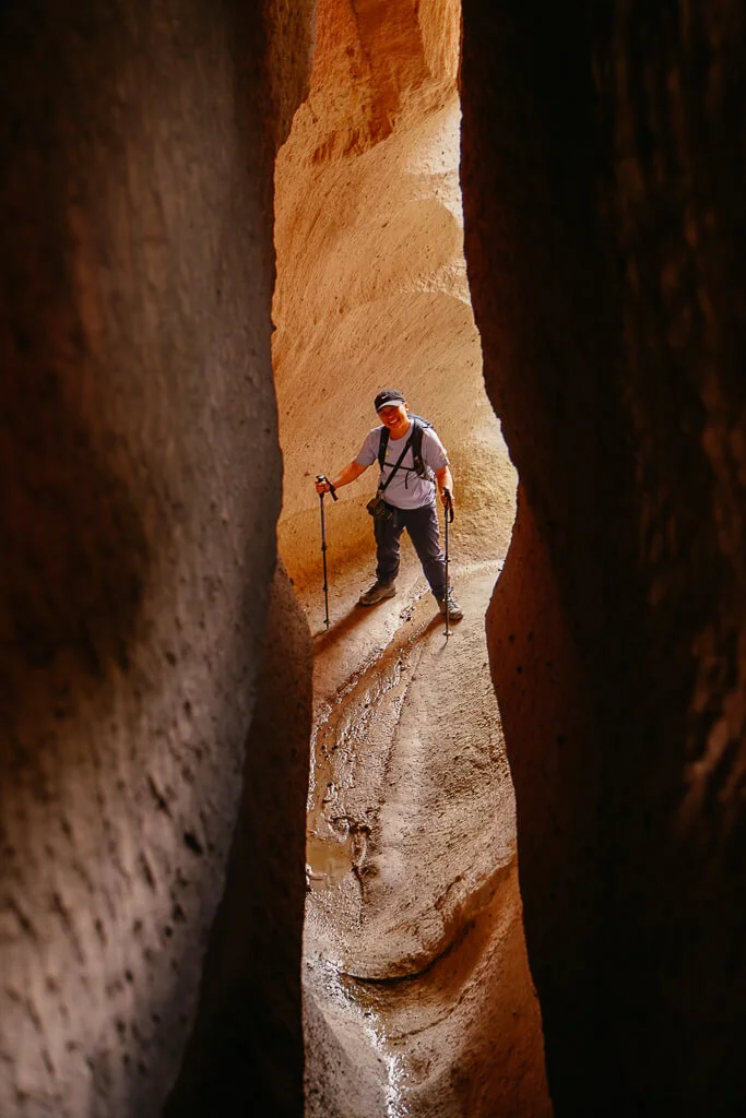 Abenteuerlicher Abschnitt in einer H&ouml;hle im Red Valley beim wandern in Kappadokien