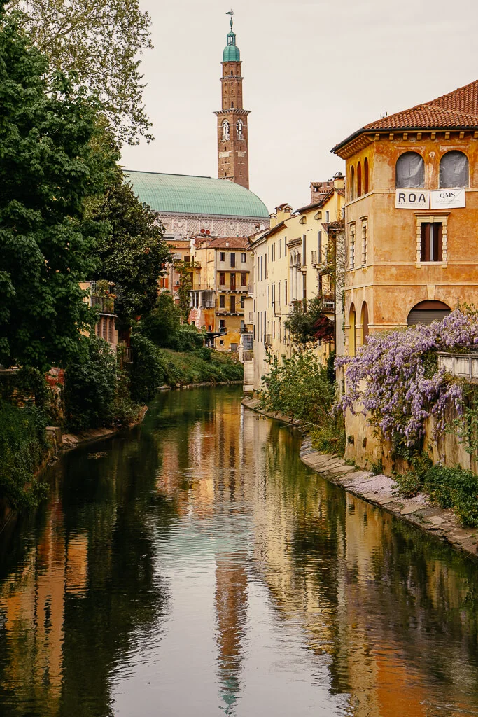 Fluss in Vicenza w&auml;hrend der Eurobike Radreise von Bozen nach Venedig