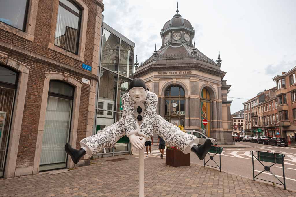 spa sehenswürdigkeiten - pierrot skulptur