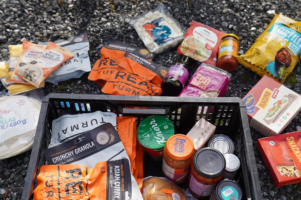 Foodbox von Travelbase beim Norwegen Roadtrip Norway Nomads